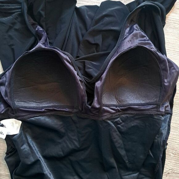 Miraclesuit Plus Size One Piece Swimsuit V-Neck Size 20W Black - Picture 7 of 17